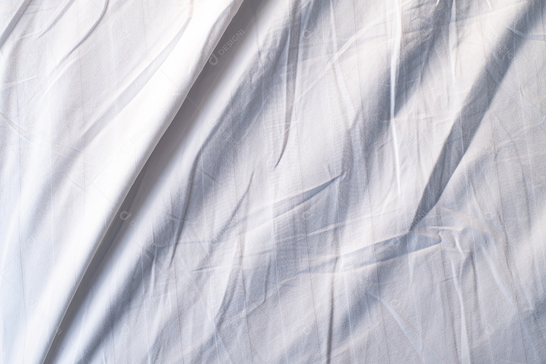 Textura gradiente de linho branco estilo de curva turva de tecido de luxo abstrato, roupa de cama enrugada e sombras cinza escuras, plano de fundo