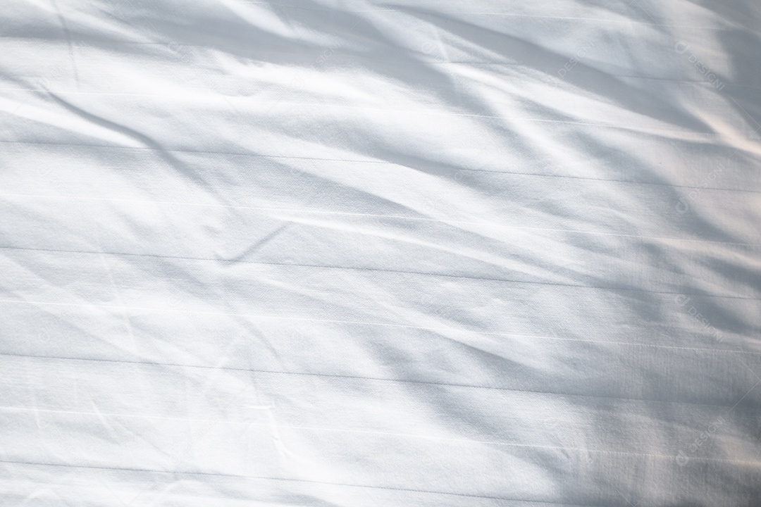 Textura gradiente de linho branco estilo de curva turva de tecido de luxo abstrato, roupa de cama enrugada e sombras cinza escuras, plano de fundo