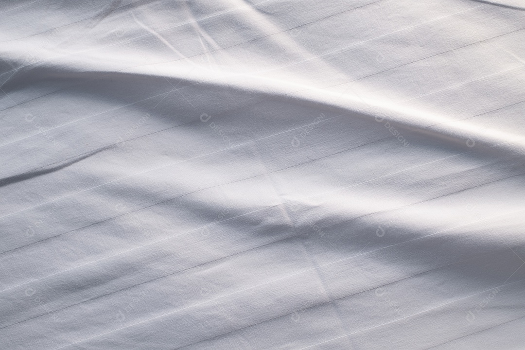 Textura gradiente de linho branco estilo de curva turva de tecido de luxo abstrato, roupa de cama enrugada e sombras cinza escuras, plano de fundo