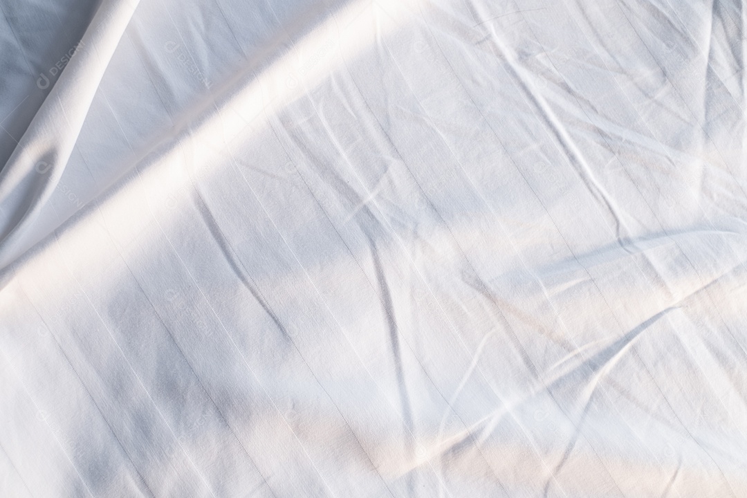 Textura gradiente de linho branco estilo de curva turva de tecido de luxo abstrato, roupa de cama enrugada e sombras cinza escuras, plano de fundo