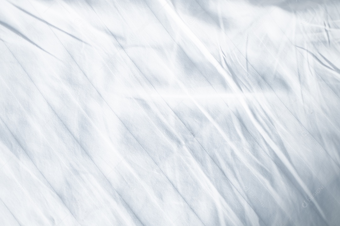 Textura gradiente de linho branco estilo de curva turva de tecido de luxo abstrato, roupa de cama enrugada e sombras cinza escuras, plano de fundo