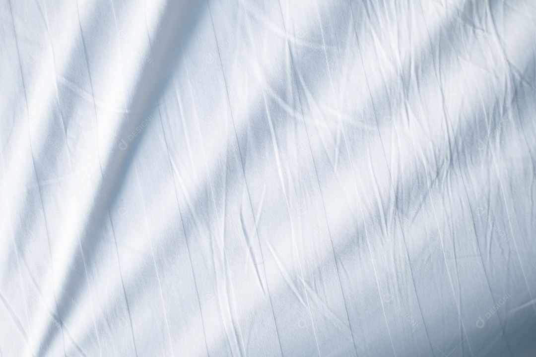 Textura gradiente de linho branco estilo de curva turva de tecido de luxo abstrato, roupa de cama enrugada e sombras cinza escuras, plano de fundo