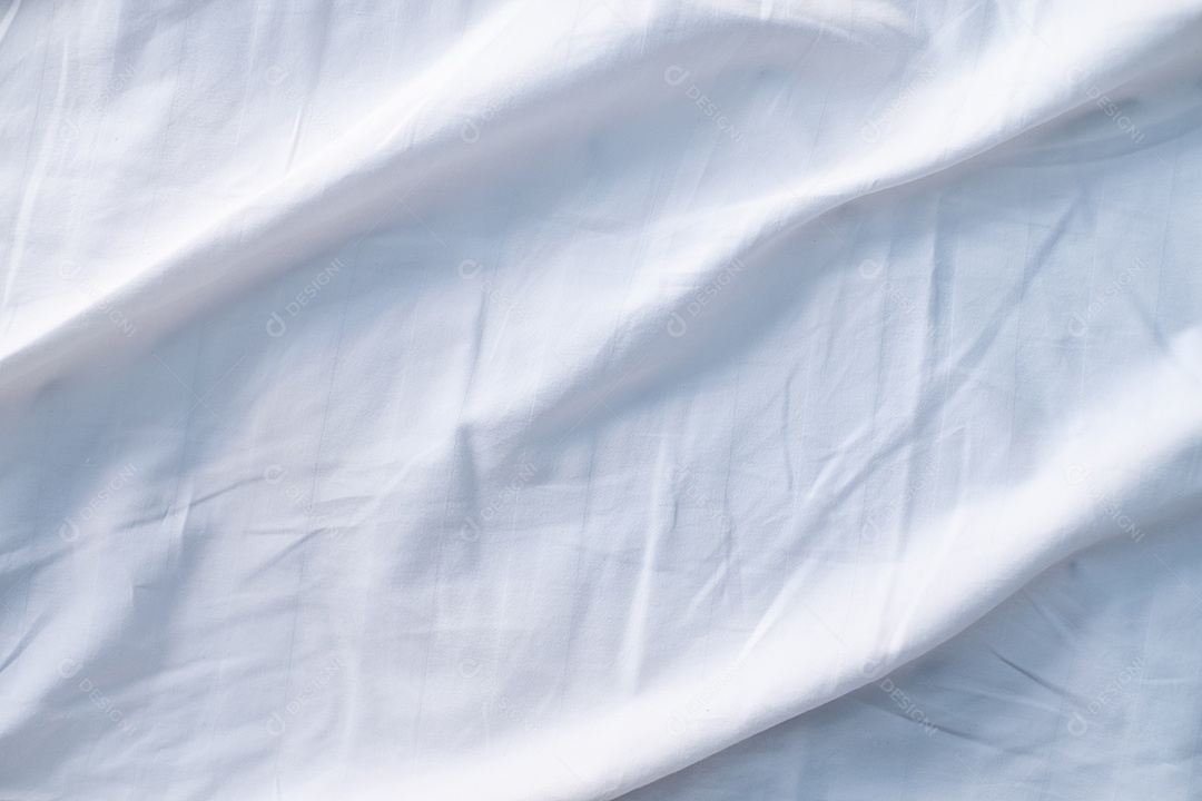 Textura gradiente de linho branco estilo de curva turva de tecido de luxo abstrato, roupa de cama enrugada e sombras cinza escuras, plano de fundo