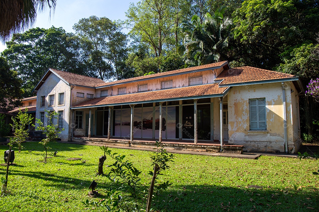 Parque Vicentina Aranha, em São José dos Campos, Brasil. Capela e Antigo Sanatório