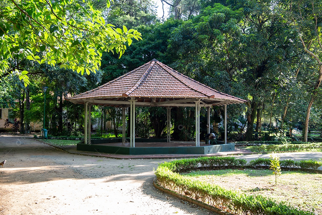 Parque Vicentina Aranha, em São José dos Campos, Brasil. Capela e Antigo Sanatório