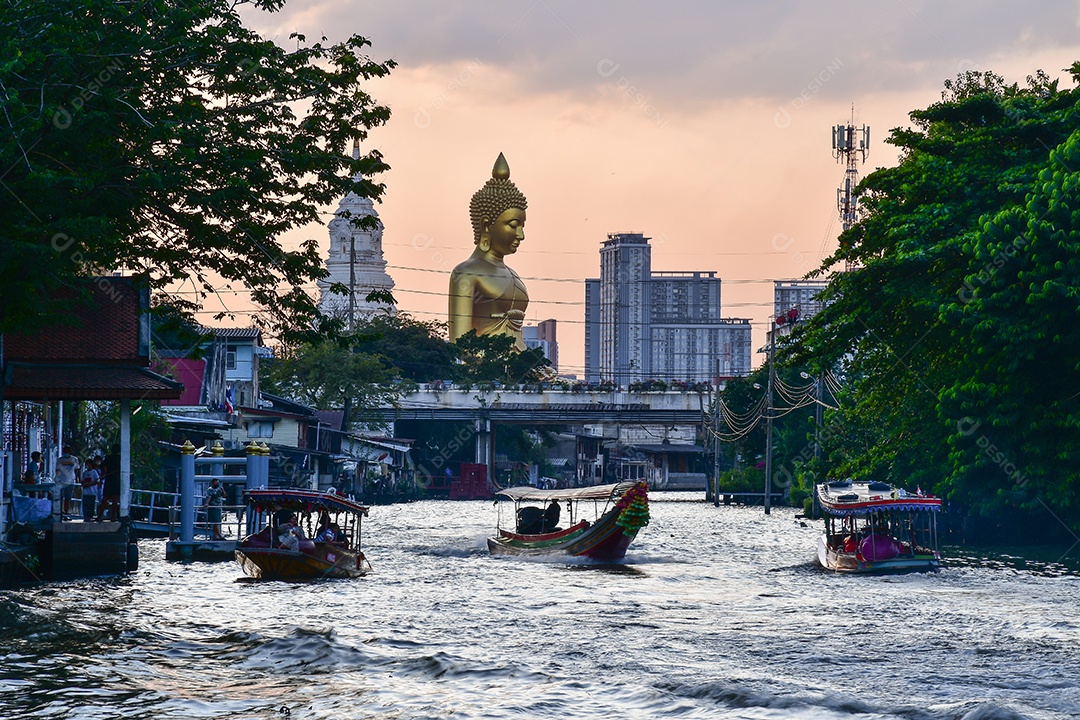 Paisagem do grande Buda na cidade grande estátua de Buda