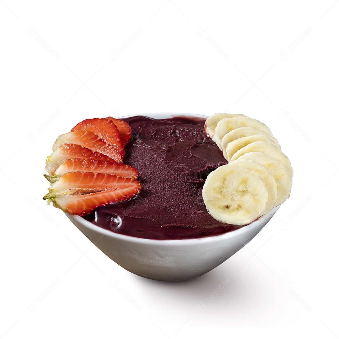 Frozen Açaí Berry com Banana e Morango. Isolado no fundo branco.