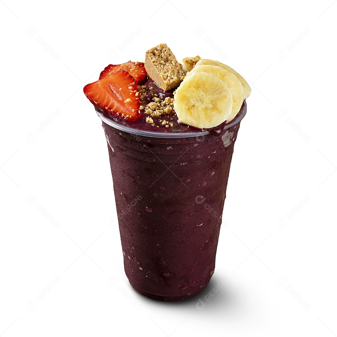 Frozen Açaí Berry com Banana Morango e Pacoca. Isolado no fundo branco.