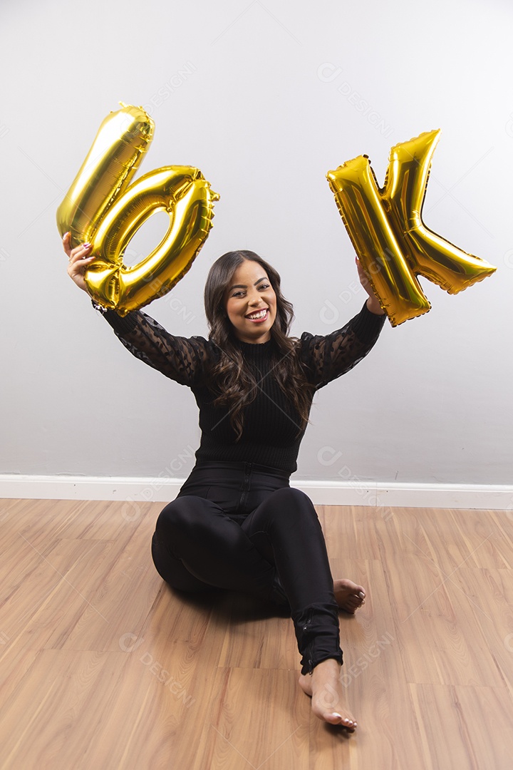 Linda mulher jovem garota aniversariante