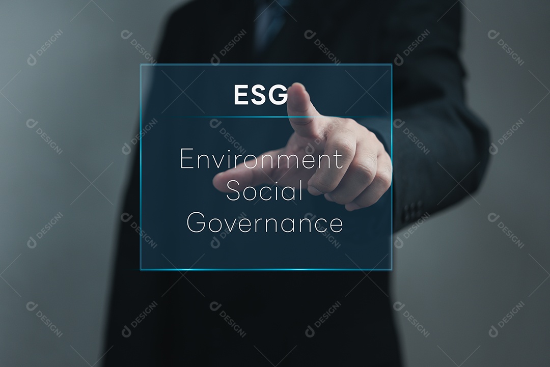 Ícone virtual de tela sensível ao toque do empresário ESG Social ambiental e governança eco energia investimento digital sustentável Conceito de tecnologia de crescimento organizacional.