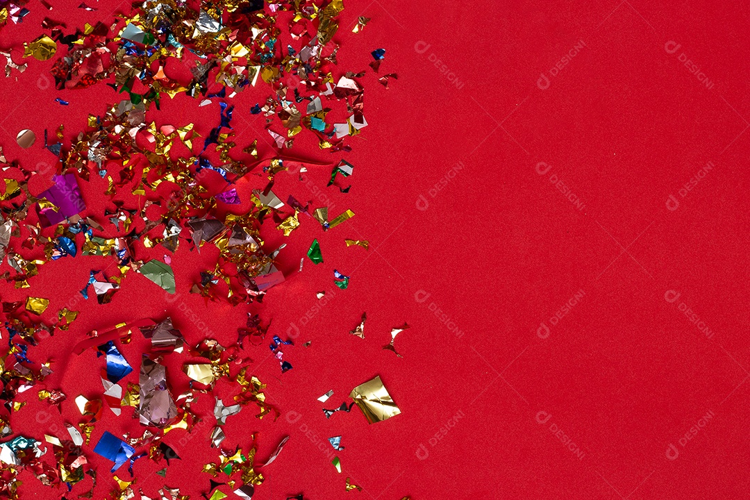 Máscaras de carnaval coloridas no fundo colorido com vários ornamentos