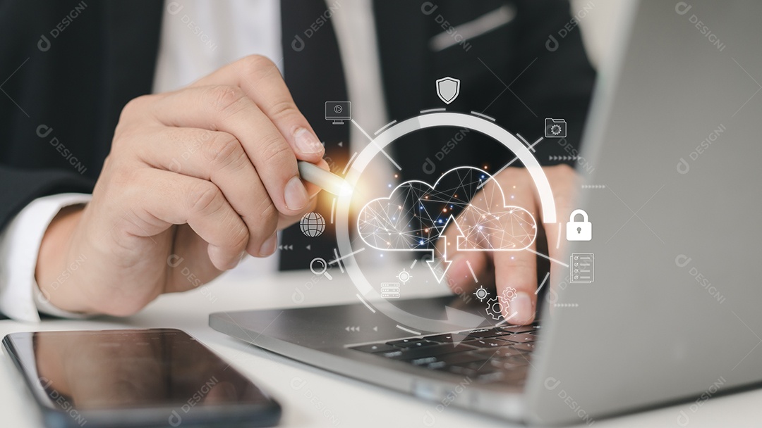 A computação em nuvem baixa e carrega informações de dados e carrega-as no aplicativo de rede do sistema. Conceito de transformação de tecnologia