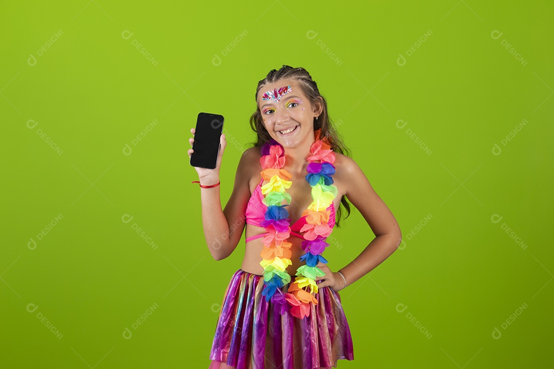 Linda menina jovem garota usando fantasia de carnaval