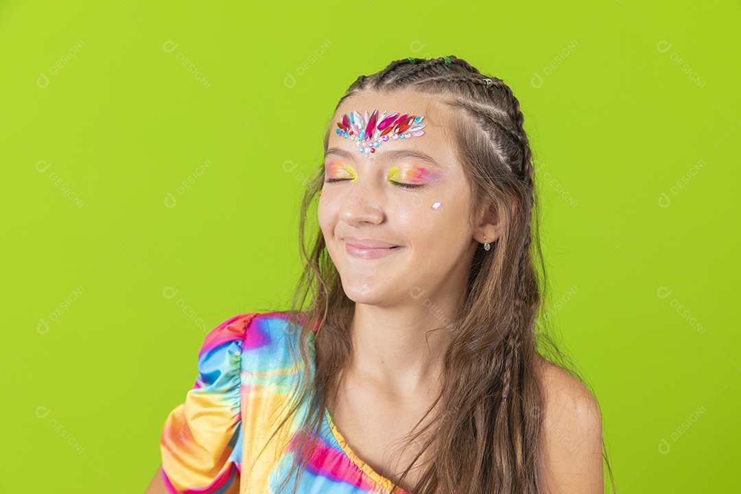 Linda menina jovem garota usando fantasia de carnaval