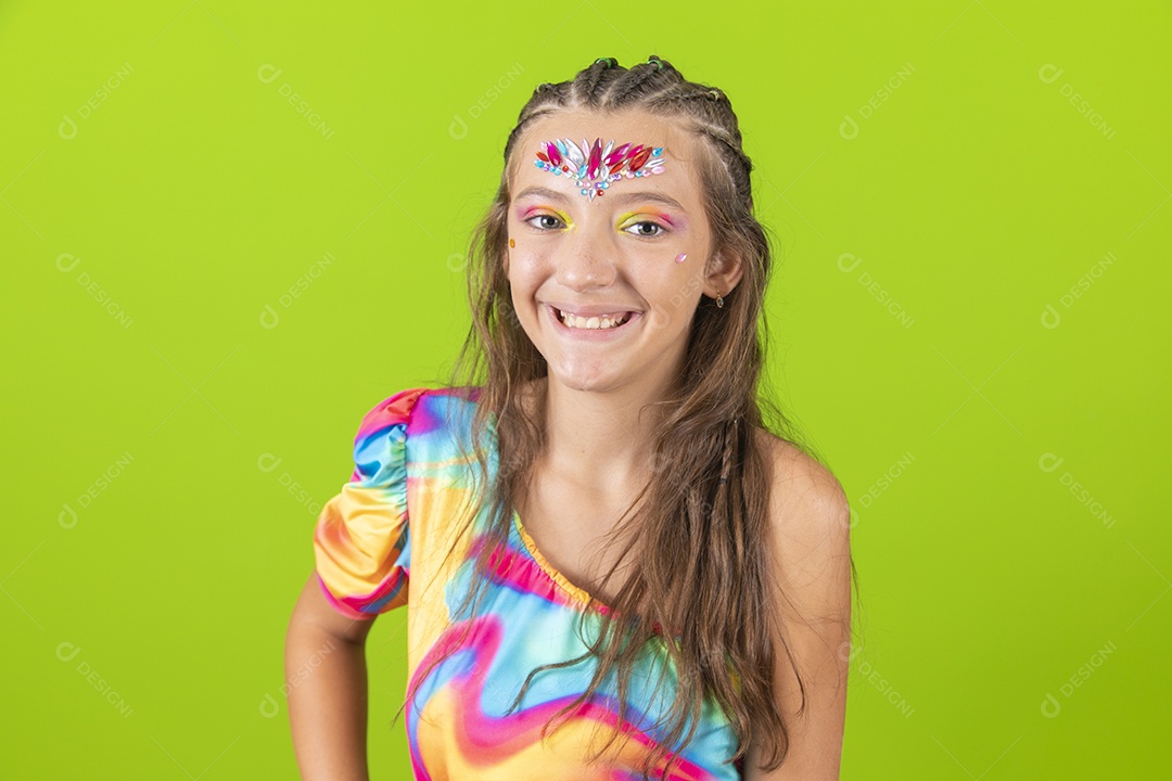 Linda menina jovem garota usando fantasia de carnaval
