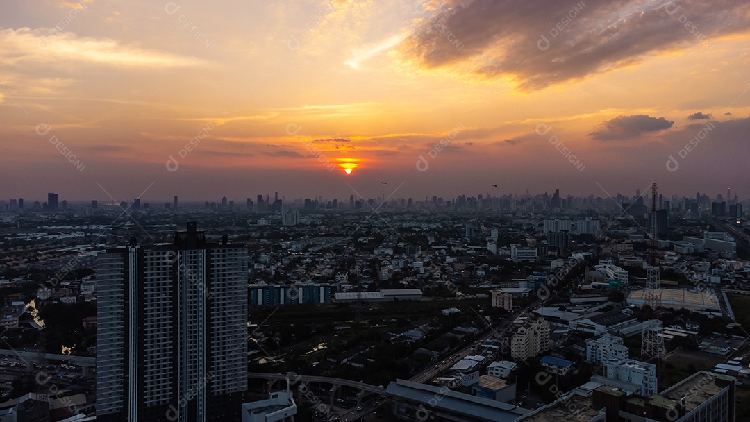 Vista de alto ângulo Fotografia aérea da paisagem da cidade e do pôr do sol