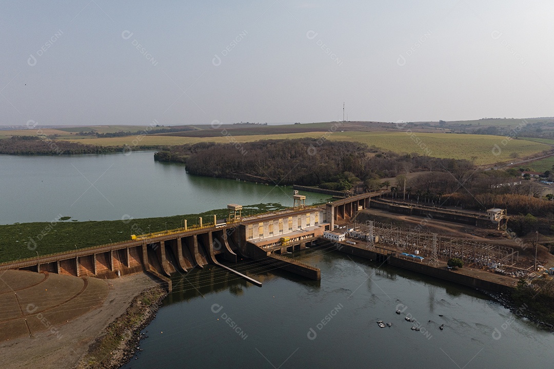 Usina hidrelétrica no município de Bariri, estado são paulo