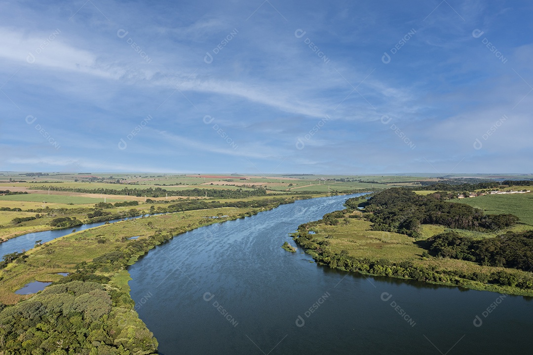 trecho do canal da hidrovia tietê-paraná, no rio tietê