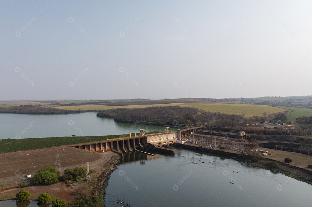 Usina Hidrelétrica no município de Bariri, estado de São Paulo, vista de cima - Hidrovia Tietê-Paraná.