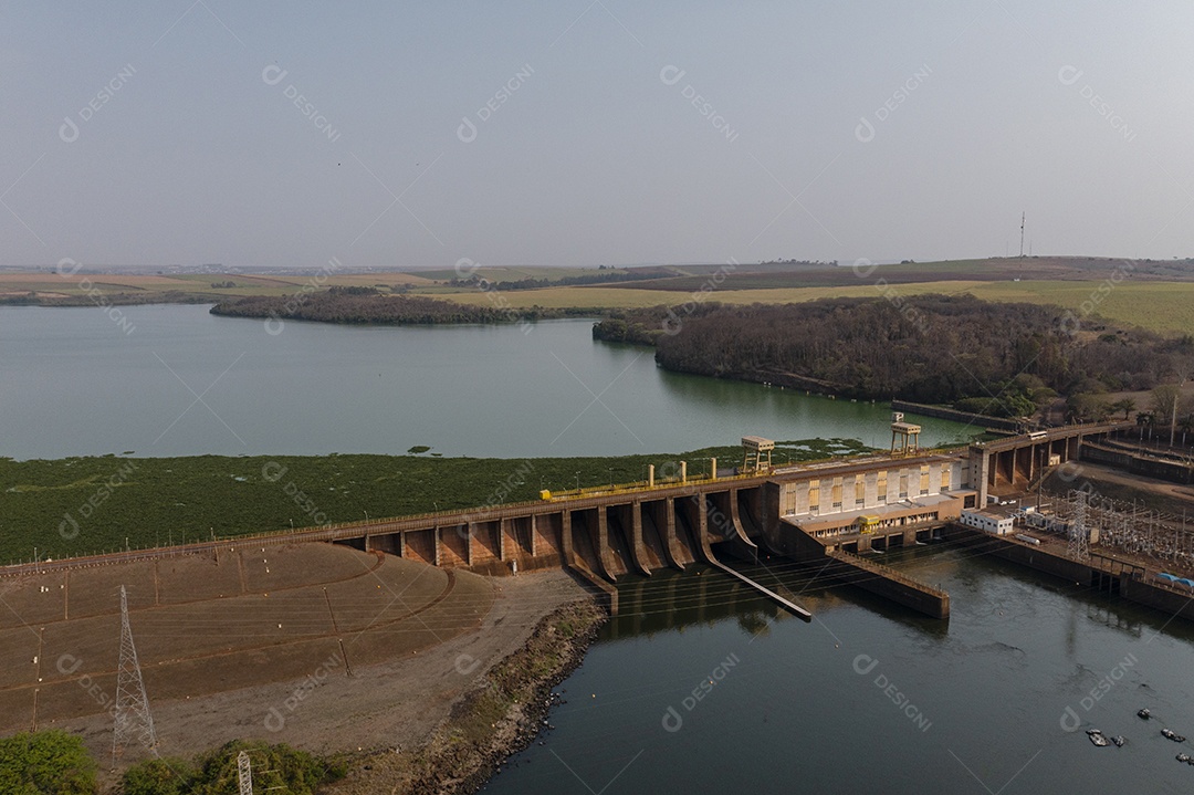 Usina Hidrelétrica no município de Bariri, estado de São Paulo, vista de cima - Hidrovia Tietê-Paraná.