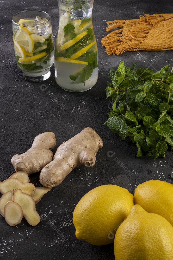 Suco de Limão Siciliano com Gengibre e Hortelã - Água Saborizada