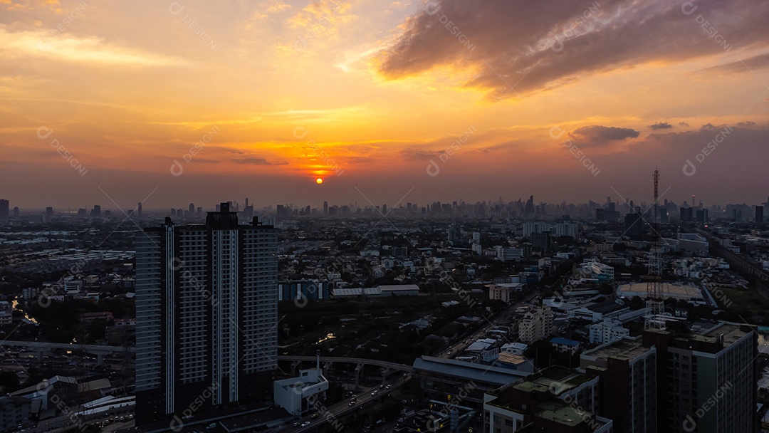 Vista de alto ângulo Fotografia aérea da paisagem da cidade e do pôr do sol