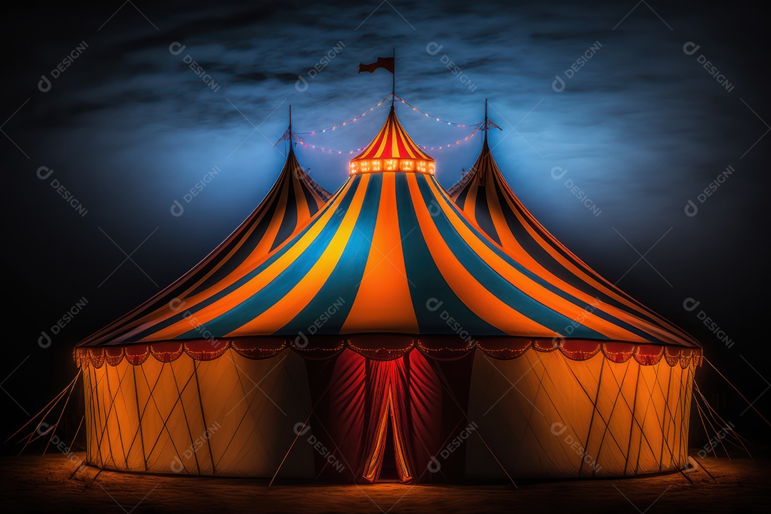 Um grande e famoso circo brilhante e colorido com um parque de diversões, trailers, caminhões e motorhomes