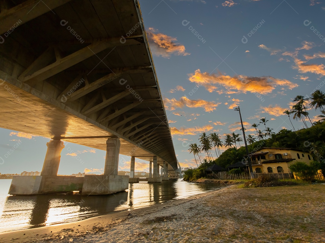 Linda vista com a ponte estaiada Jorge Amado em Ilhéus, Bahia, Brasil.