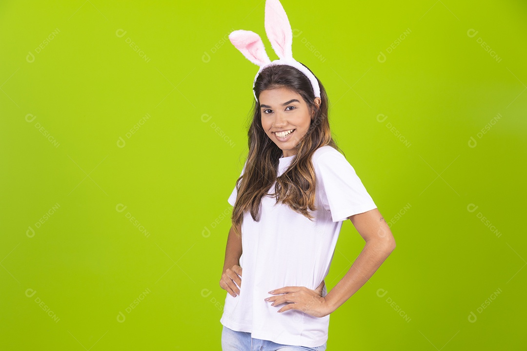 Linda Mulher garota usando fantasia de coelho Conceito Feliz Páscoa