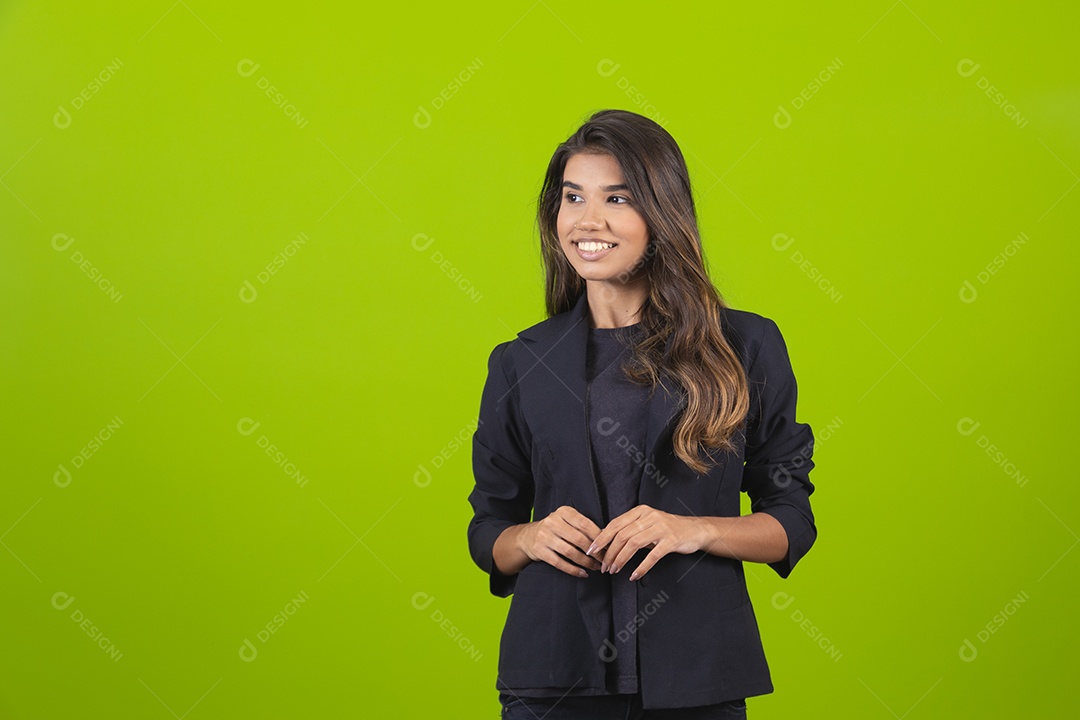 Linda mulher jovem garota empresária sobre fundo isolado