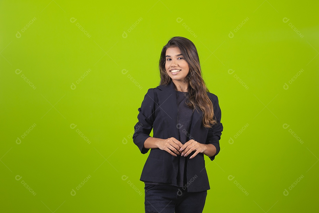 Linda mulher jovem garota empresária sobre fundo isolado