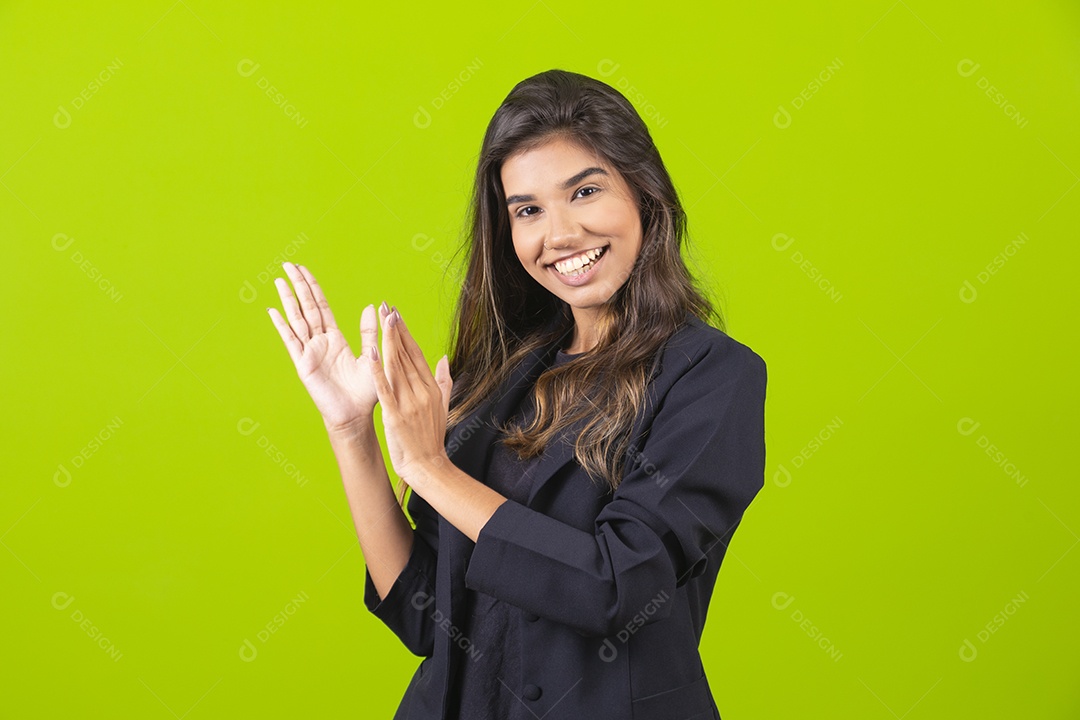 Linda mulher jovem garota empresária sobre fundo isolado