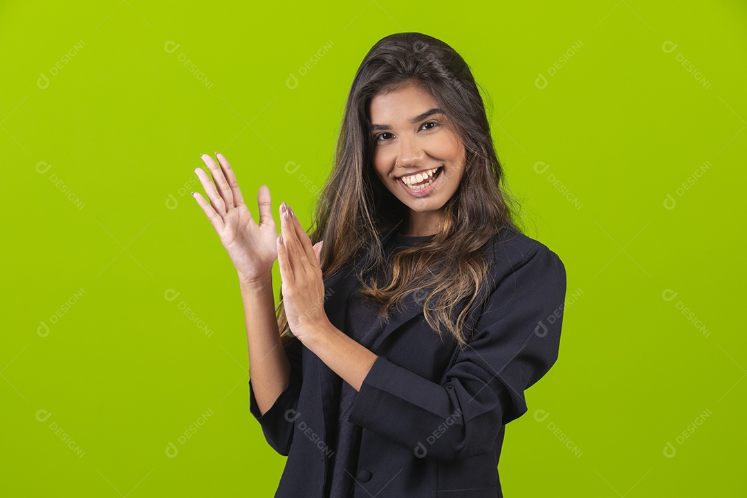 Linda mulher jovem garota empresária sobre fundo isolado