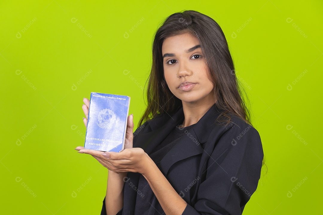 Linda mulher jovem garota empresária sobre fundo isolado