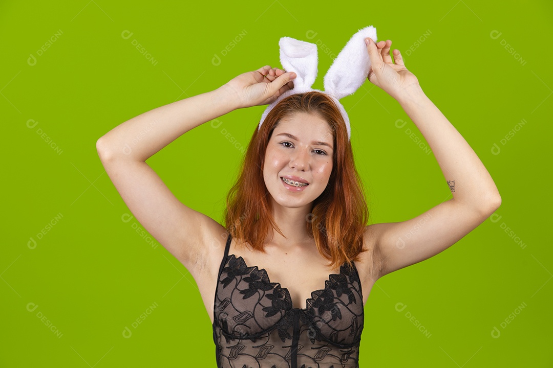 Linda Mulher garota usando fantasia de coelho Conceito Feliz Páscoa
