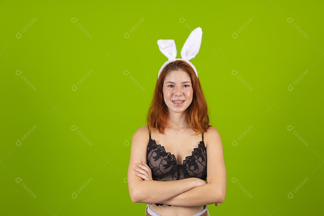 Linda Mulher garota usando fantasia de coelho Conceito Feliz Páscoa