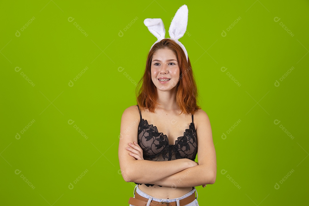 Linda Mulher garota usando fantasia de coelho Conceito Feliz Páscoa