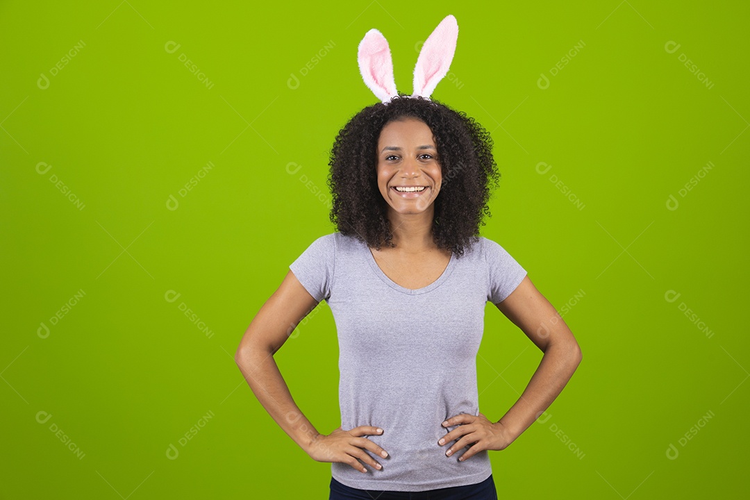 Linda Mulher garota usando fantasia de coelho Conceito Feliz Páscoa