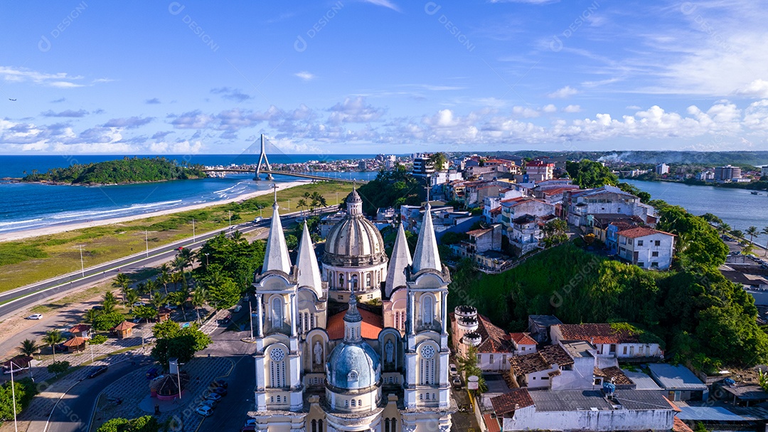 Vista aérea de Ilhéus, cidade turística da Bahia. Centro histórico da cidade com a Catedral São Sebastião.