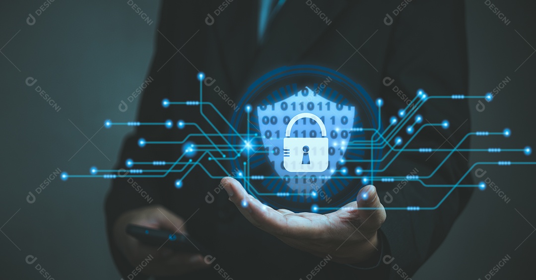 Empresário segurando escudo proteger ícone. Rede de segurança cibernética. Ícone de cadeado e sistema de segurança de rede de tecnologia de internet. Informações pessoais de dados comerciais na interface virtual.