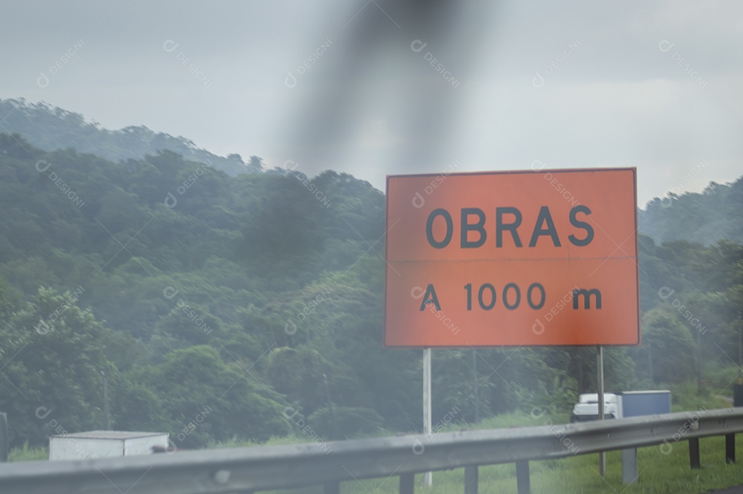 Trabalha a 100 metros placa.