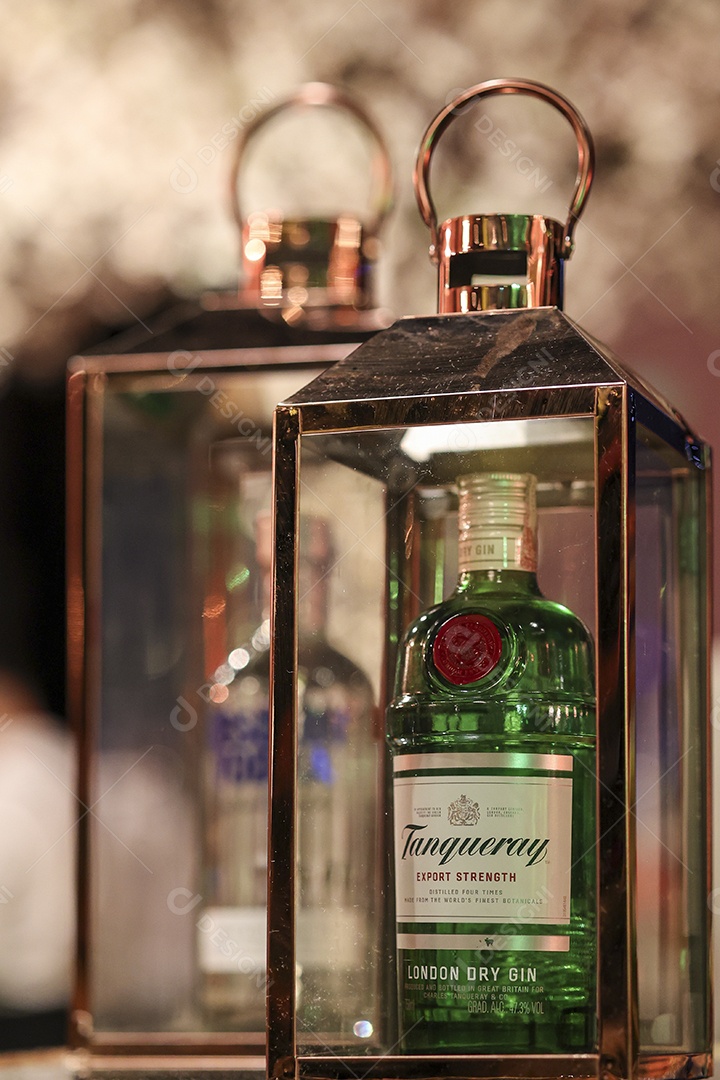 Garrafa de bebida alcoólica