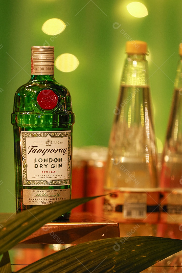 Garrafa de bebida alcoólica