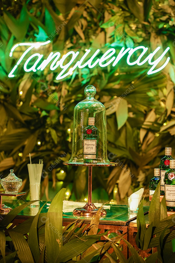 Garrafa de bebida alcoólica