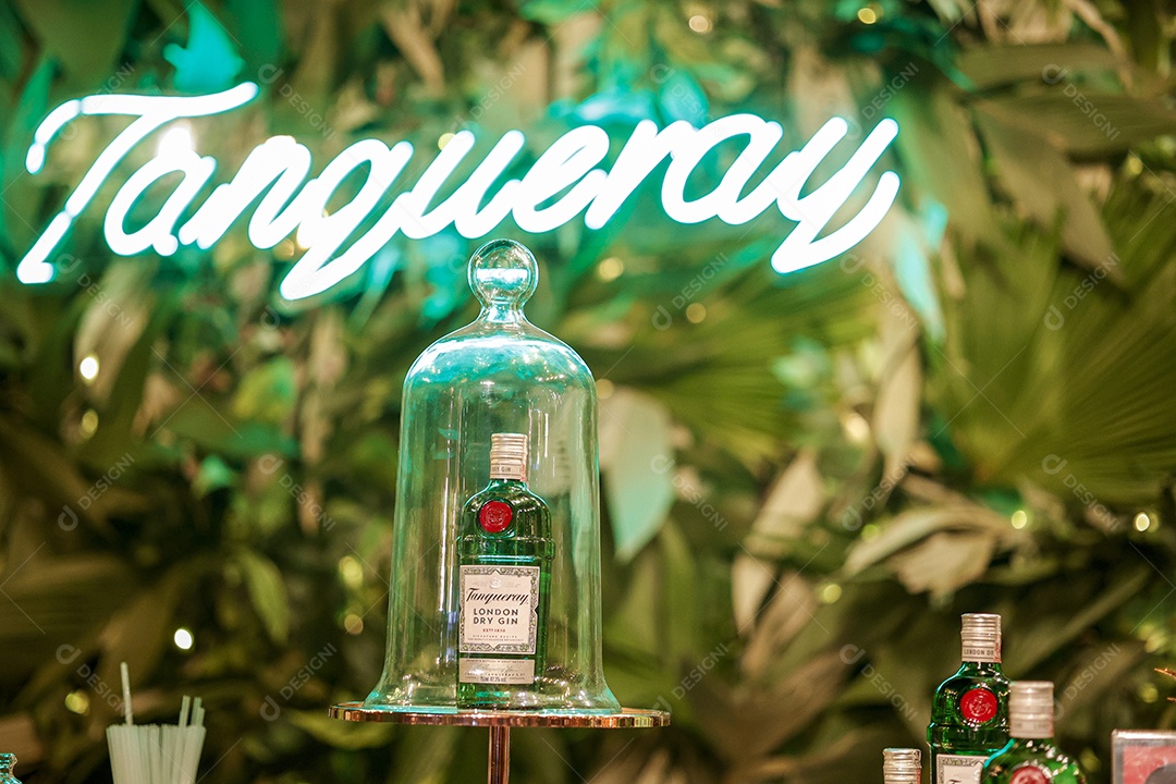 Garrafa de bebida alcoólica