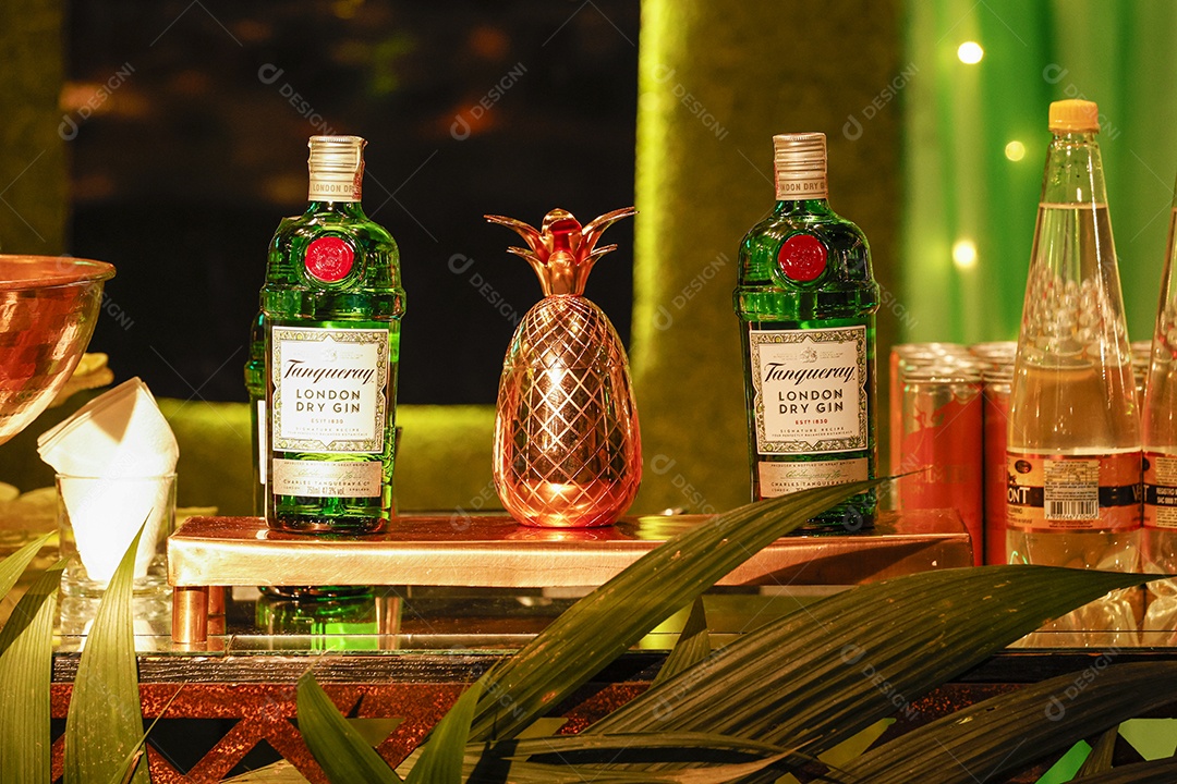 Garrafa de bebida alcoólica