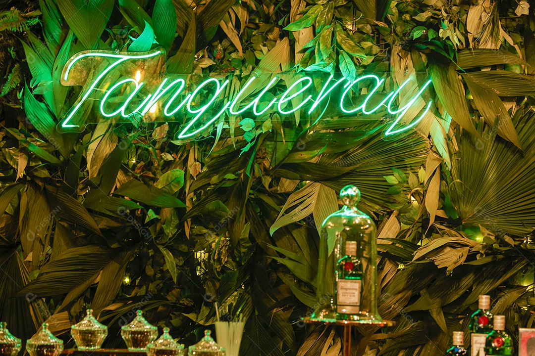 Garrafa de bebida alcoólica