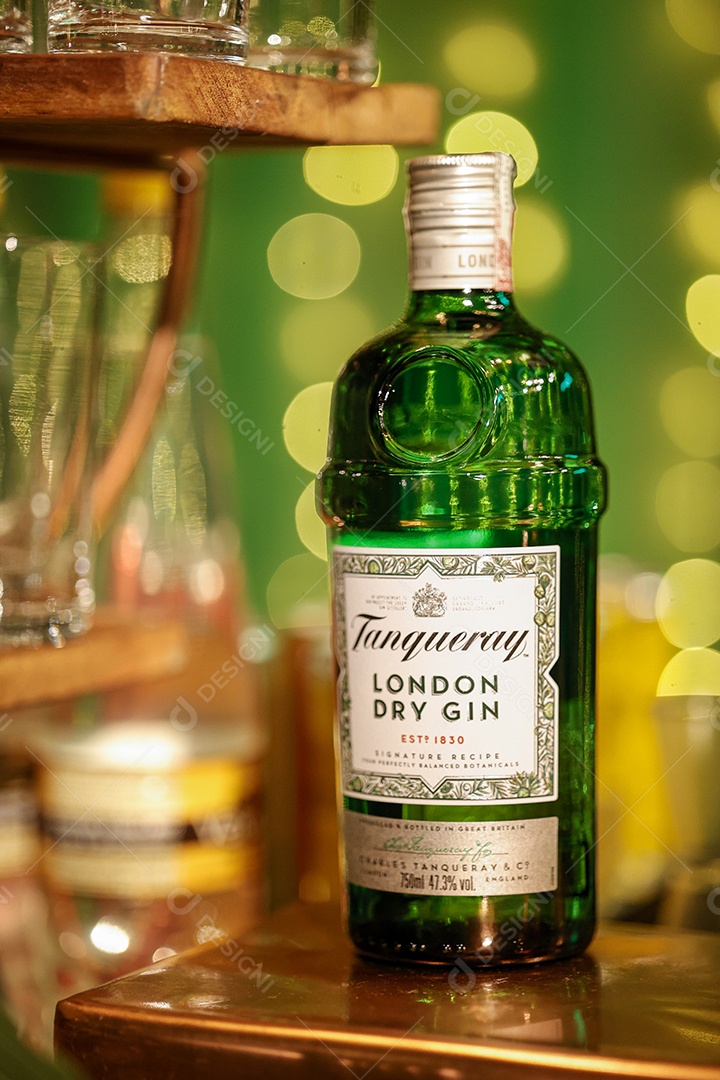 Garrafa de bebida alcoólica