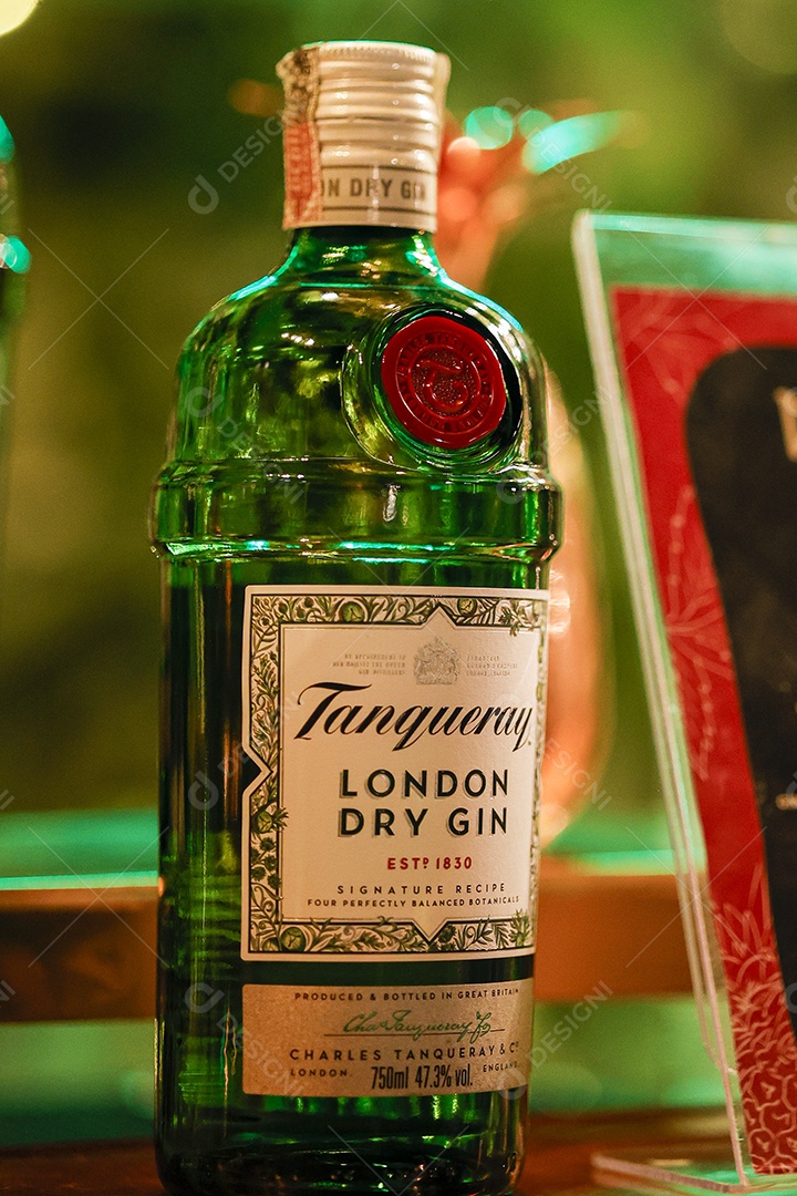 Garrafa de bebida alcoólica