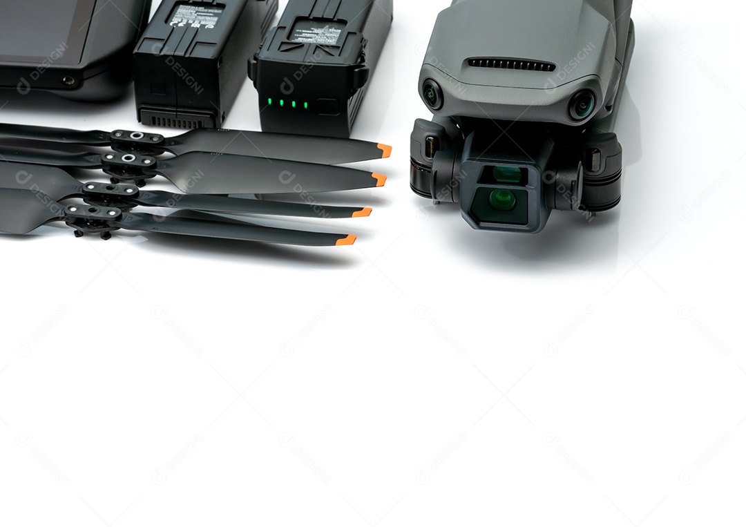 Drone e pás da hélice na bateria recarregável LiPo do drone